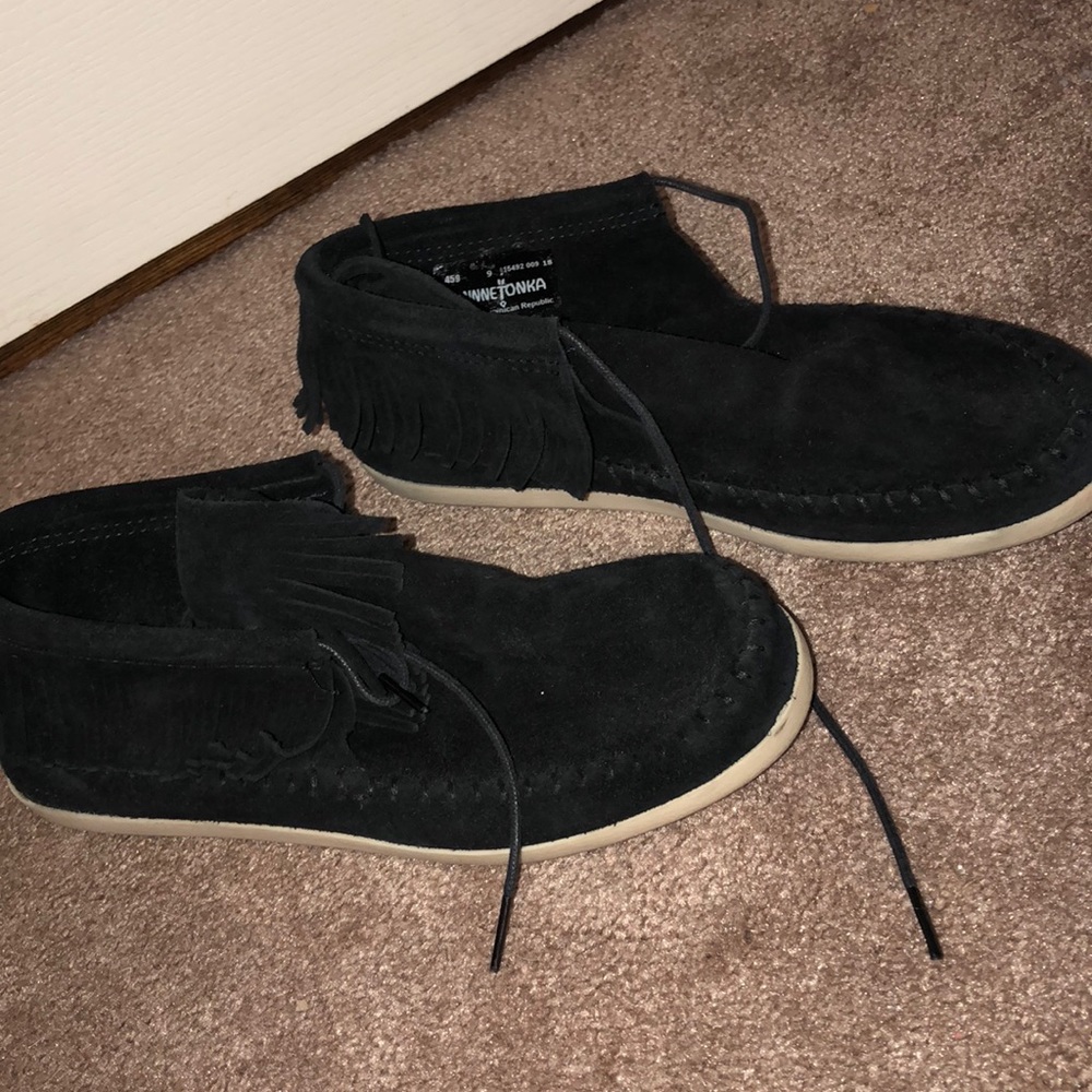 Minnetonka black moccasin sneaker